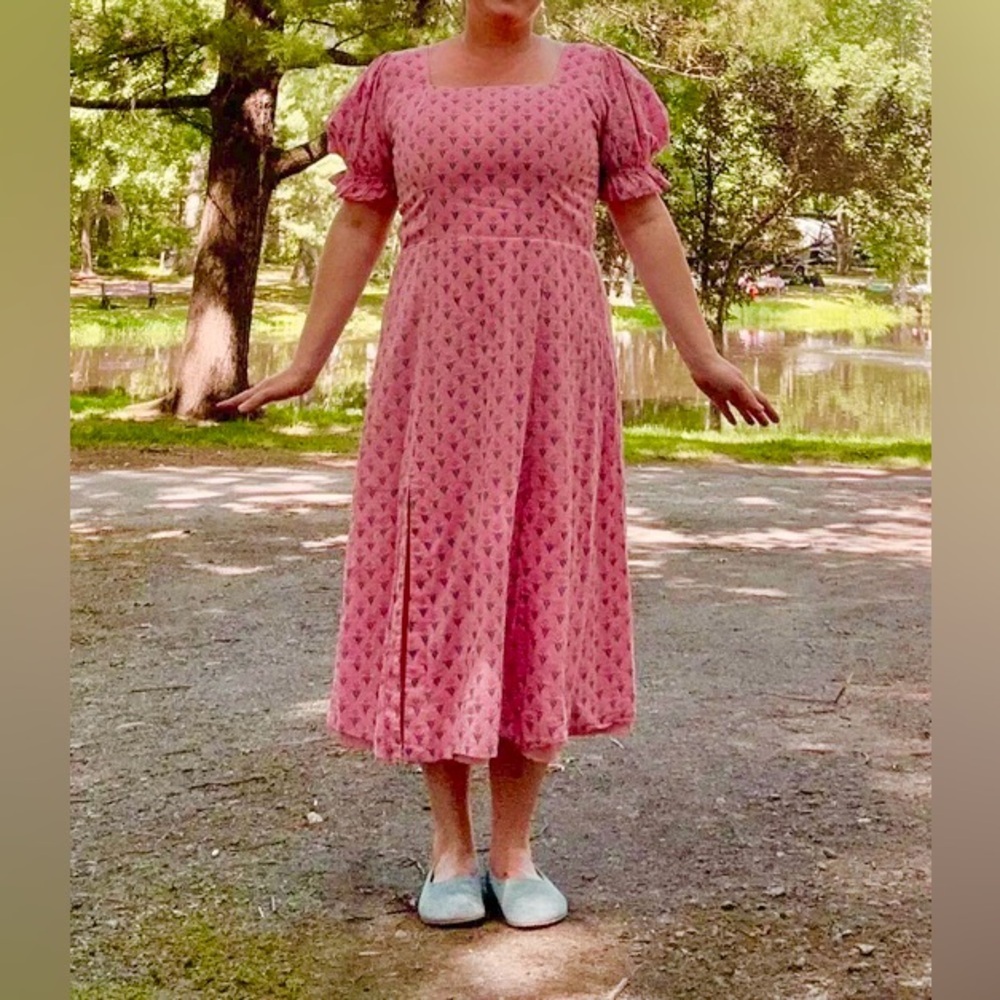 Ivy City Co Catalina Floral Midi Dress in Pink - Picture 4 of 11